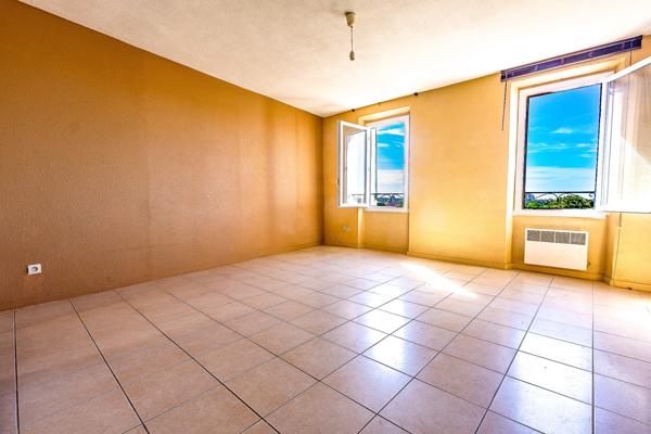 Superbe appartement studio tranversant