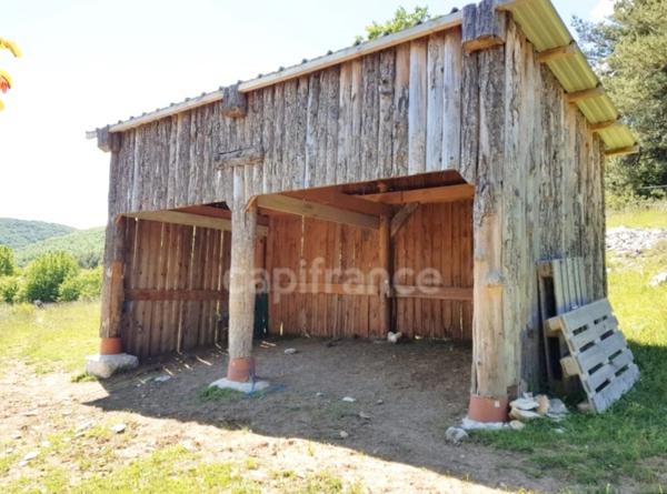 Maison Ferme avec 18 hectares à vendre à La Rochegiron (04150) proche Banon, Alpes-de-Haute-Provence