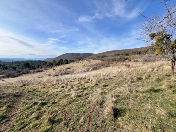 Maison Ferme avec 18 hectares à vendre à La Rochegiron (04150) proche Banon, Alpes-de-Haute-Provence