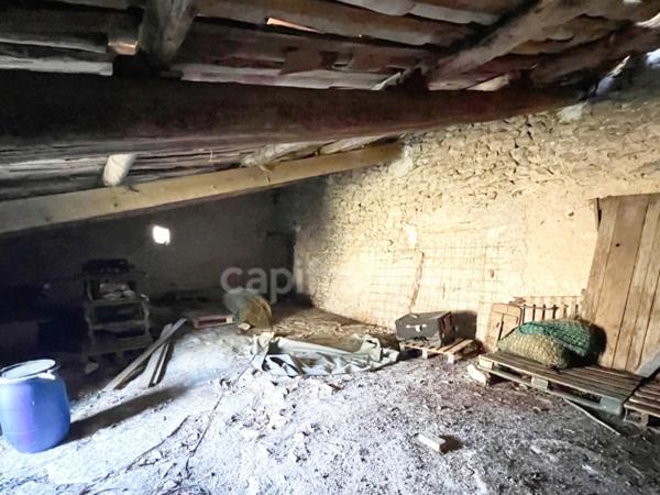 Maison Ferme avec 18 hectares à vendre à La Rochegiron (04150) proche Banon, Alpes-de-Haute-Provence