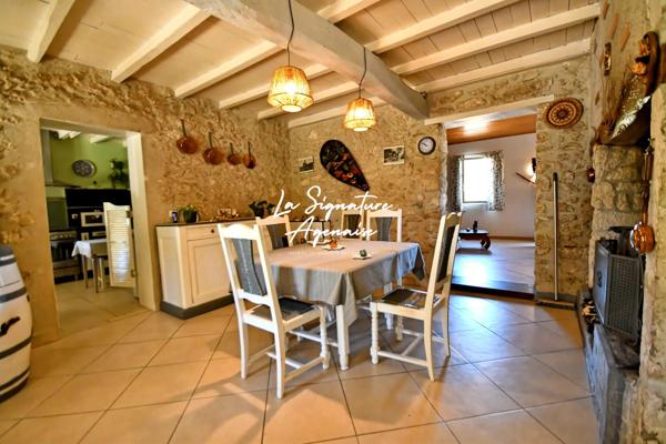 Charme de l’ancien, calme et beaux volumes : une maison pleine de potentiel !