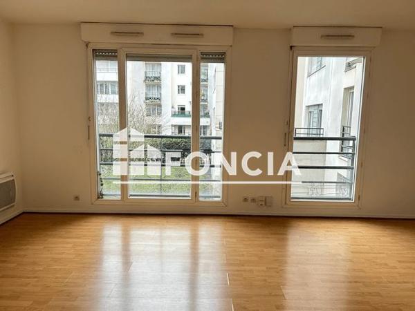 Location Studio 35.89 m² - 22 RUE DES ALOUETTES Paris 75019