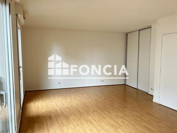 Location Studio 35.89 m² - 22 RUE DES ALOUETTES Paris 75019