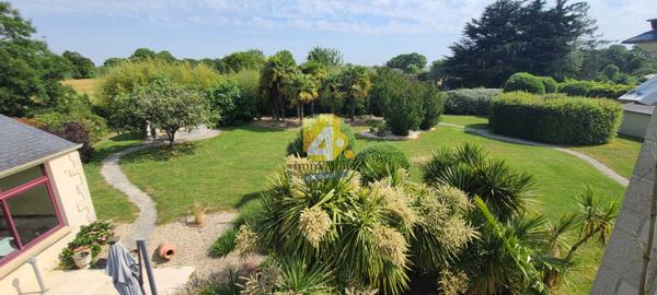 Maison - 15 pièces - 350 m²