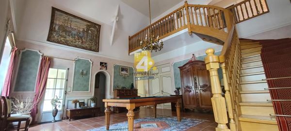 Maison - 15 pièces - 350 m²