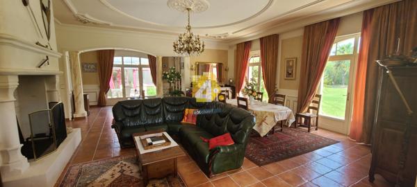 Maison - 15 pièces - 350 m²