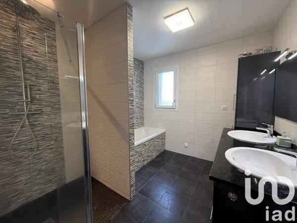 Maison à vendre 6 pièces 160 m² Saint-Priest-Taurion