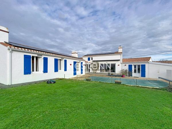 MAISON INDIVIDUELLE ST HILAIRE DE RIEZ - 6 pièce(s) - 169 m2