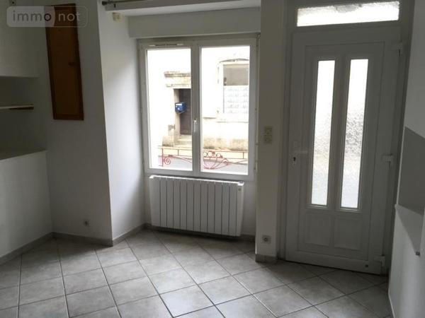 Maison à louer à Conlie dans la Sarthe (72240), ref : 72009-L130