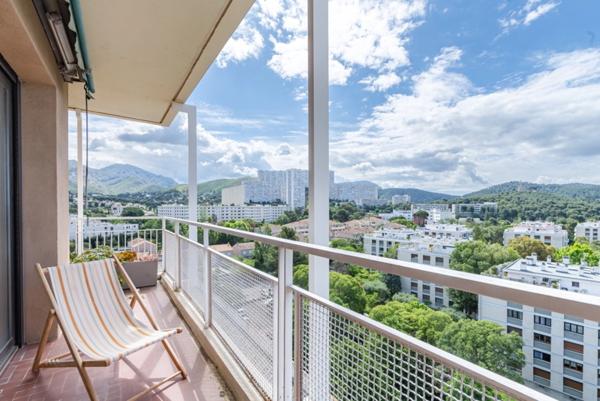 Appartement à vendre 4 pièces, étage élevé, vue exceptionnelle mer & collines & Notre Dame de la Garde, cave, garage, balcon/terrasse