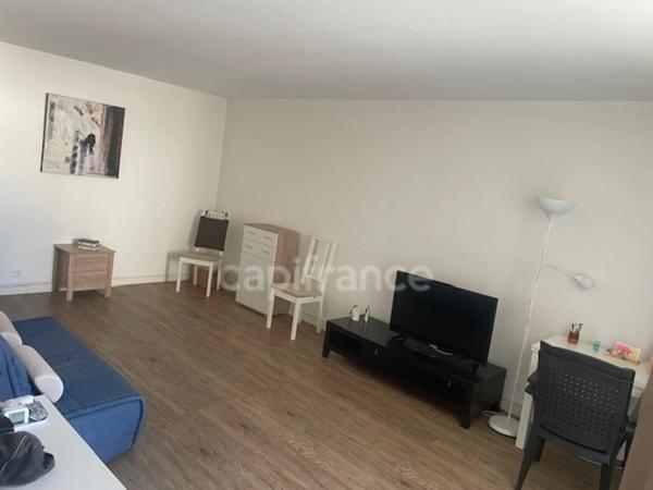 MARSEILLE 8e, Appartement T2 MEUBLE 53m² + BOX 16m2 + TERRASSE SUD 8m2 + CAVE / 294 975 EUROS