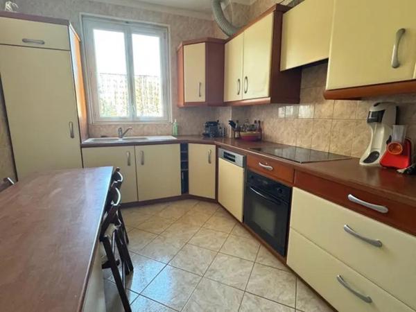 - 4 mn à pied du RER - Térrasse de 80 m2 sans vis à vis avec une belle vue