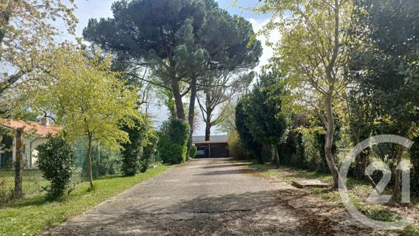 Maison à vendre  5 pièces - 142 m 2   FARGUES ST HILAIRE  - 33