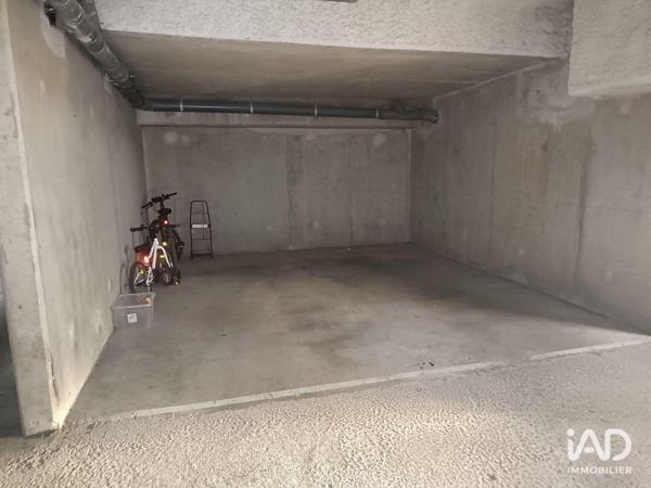 Location parking 20 m² Montigny-le-Bretonneux