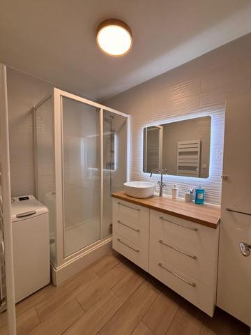 T3 lumineux- RER A 9 mn à pied / commerces à 2 pas