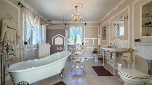 Magnifique villa aux prestations haut de gamme, à proximité immédiate des commerces