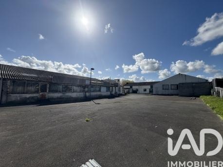 Immeuble à vendre 1 722 m² Bellevigne-les-Châteaux