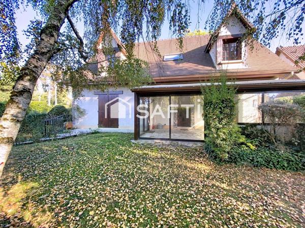 Maison Familiale individuelle- Grand salon / séjour donnant sur jardin