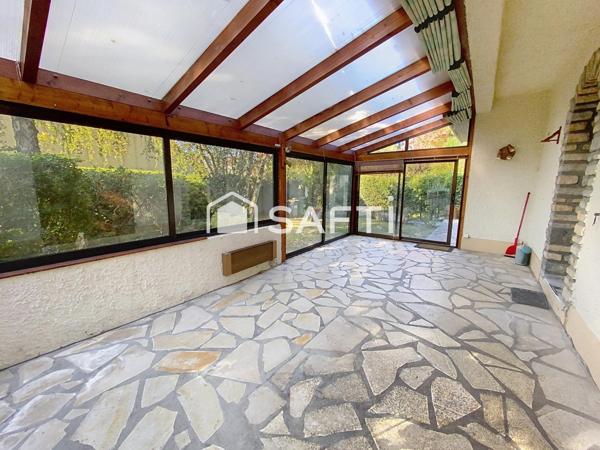 Maison Familiale individuelle- Grand salon / séjour donnant sur jardin