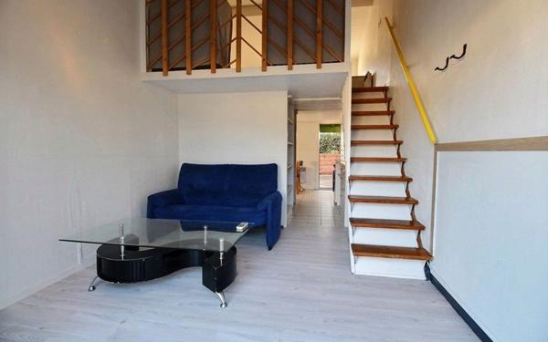 Maison à louer    2 pièces •  Fiac