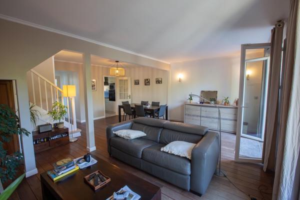 SUPERBE MAISON FAMILIALE 120 M2- GARAGE- PARC ARBORE