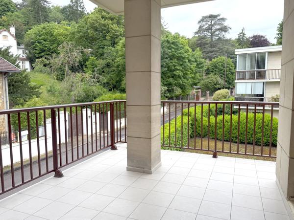 Villennes-sur-Seine (78670) Appartement 3 pièces - Centre Villennes-sur-Seine - ascenseur - Vue - dernier étage -