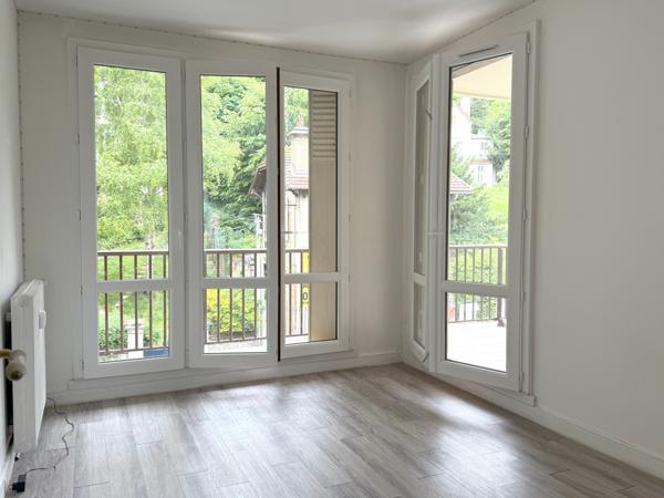 Villennes-sur-Seine (78670) Appartement 3 pièces - Centre Villennes-sur-Seine - ascenseur - Vue - dernier étage -