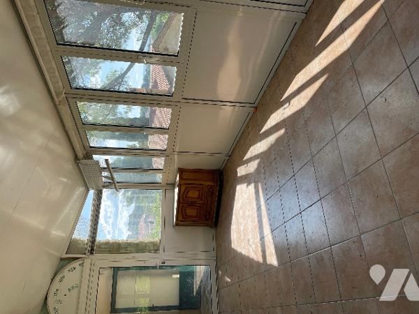 Villa d’environ 168 m² habitables offre un fort potentiel, deux habitations indépendantes.