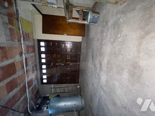 Villa d’environ 168 m² habitables offre un fort potentiel, deux habitations indépendantes.