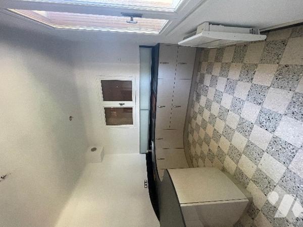 Villa d’environ 168 m² habitables offre un fort potentiel, deux habitations indépendantes.