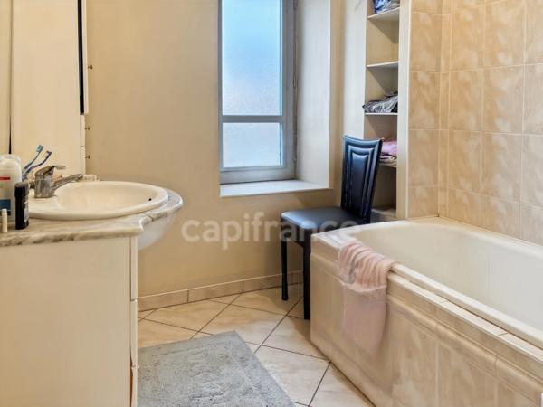 Maison à vendre SOULIGNE FLACE (72) maison de ville