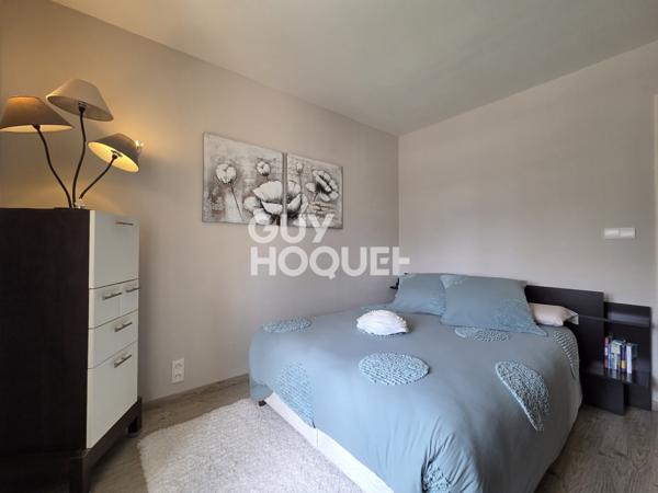 Maison à vendre de 6 pièces de 125 m² habitables (200 m2 avec garages et cave) sur un terrain de 1185 m2