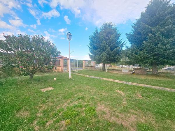 EXCLUSIVITE Maison individuelle proche centre  Retournac sur 2000 m2 de terrain