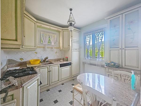 EXCLUSIVITE Maison individuelle proche centre  Retournac sur 2000 m2 de terrain