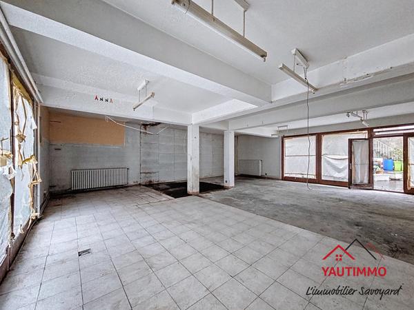 Saint-Julien-en-Genevois (74160) Loft de 103 m² à aménager – rez-de-chaussée – Saint-Julien-en-Genevois