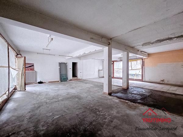 Saint-Julien-en-Genevois (74160) Loft de 103 m² à aménager – rez-de-chaussée – Saint-Julien-en-Genevois