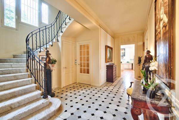 Maison à vendre  12 pièces - 587,96 m2 GRASSE - 06