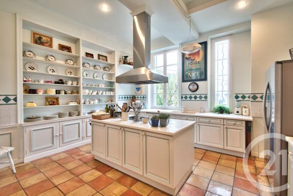 Maison à vendre  12 pièces - 587,96 m2 GRASSE - 06