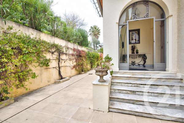 Maison à vendre  12 pièces - 587,96 m2 GRASSE - 06