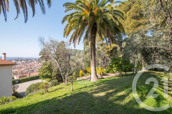 Maison à vendre  12 pièces - 587,96 m2 GRASSE - 06