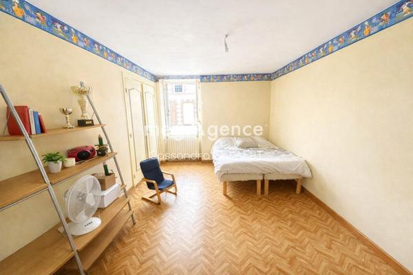 Maison à BEAUPREAU-EN-MAUGES, 49510 - 7 pièces 170m²