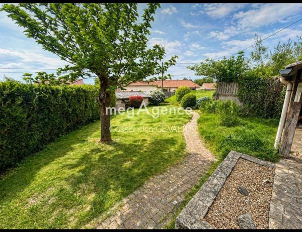 Maison à BEAUPREAU-EN-MAUGES, 49510 - 7 pièces 170m²
