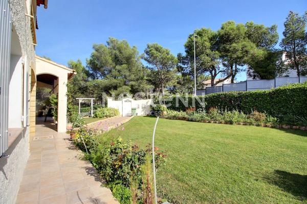 Maison composée de deux habitations (T5 140m² + T2 de 60m²) sur une parcelle de 4290m² dans un secteur prisé