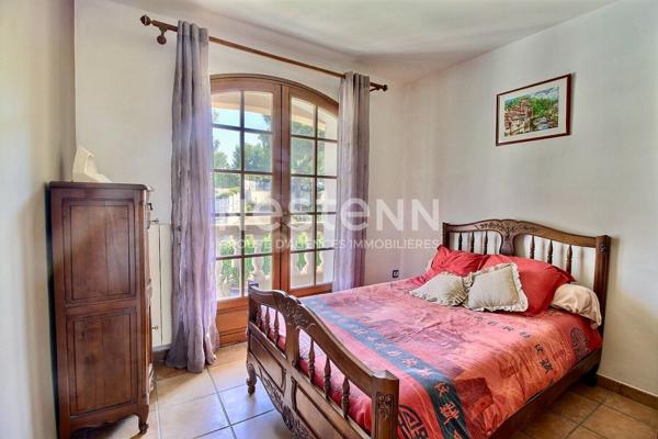 Maison composée de deux habitations (T5 140m² + T2 de 60m²) sur une parcelle de 4290m² dans un secteur prisé