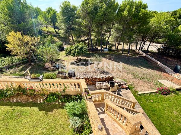 Maison composée de deux habitations (T5 140m² + T2 de 60m²) sur une parcelle de 4290m² dans un secteur prisé