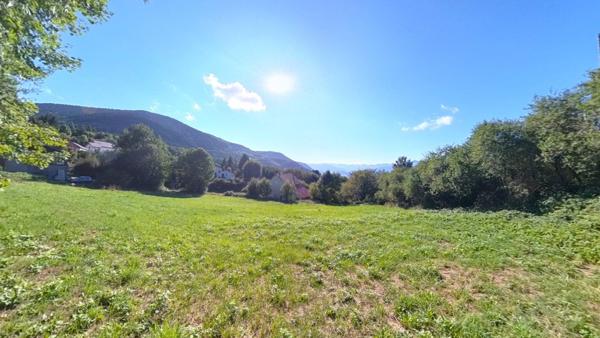 Terrain constructible de 1078m²