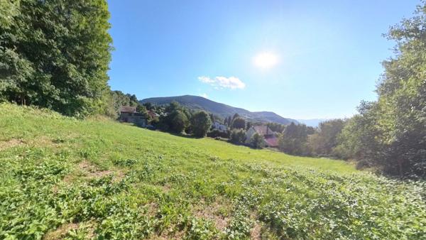 Terrain constructible de 1078m²