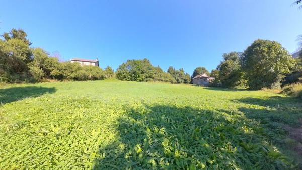 Terrain constructible de 1078m²