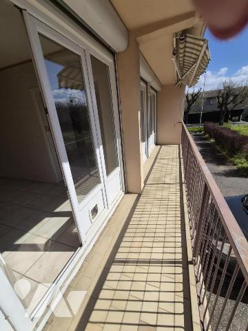 Appartement T4 77 m² -RDC sur élevé- Cave- Garage 