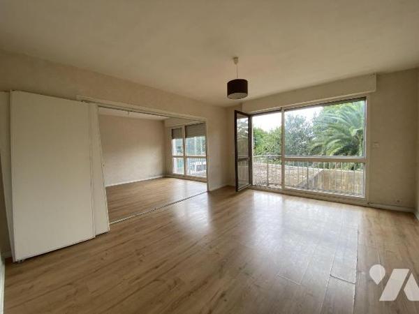 Au c?ur du quartier recherché de Saint-Marc, découvrez cet appartement de type 4 situé au premi...